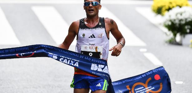 Fabio de Jesus doBrasil terceiro colocado na categoria Elite Masculina na 100ª Corrida Internacional de São Silvestre,