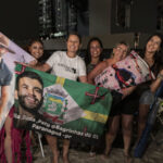 Fãs de Gusttavo Lima acampam na praia para show domingo Fãs de Gusttavo Lima dormem na praia para garantir melhor lugar no show deste domingo
