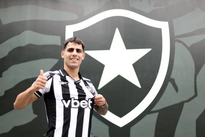 Mesmo sob transferban, Botafogo anuncia a contratação do atacante uruguaio Lucas Villalba, ex-Nacional