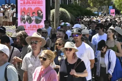 Fans Demand Refunds Amid Entry Delays at Australian Open