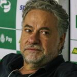 Torcedores estenderam faixas com frases favoráveis ao impeachment do atual presidente