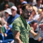 Medvedev vence batalha de 4 sets para avançar no Aberto da Austrália