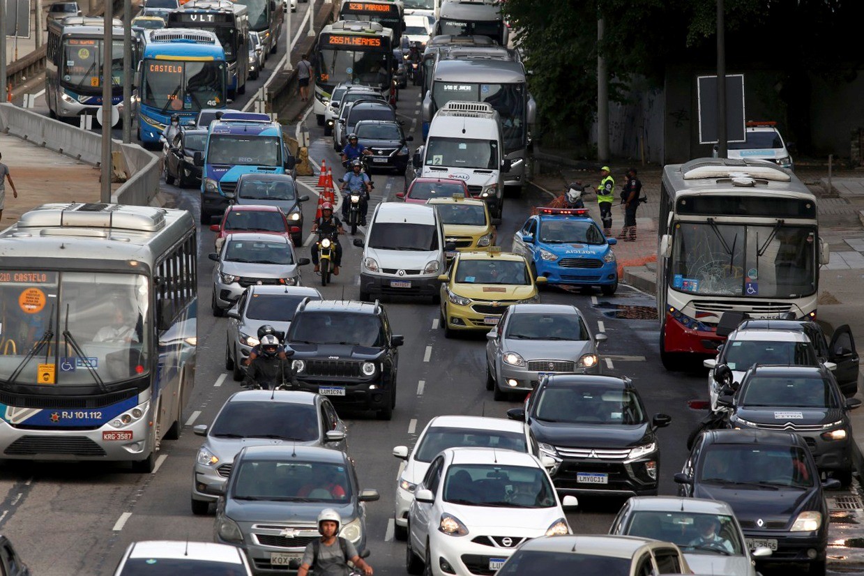 o valor do imposto, como imprimir o boleto, as datas de pagamento e como obter o documento do carro