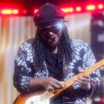 Leon Thomas: entenda a familiaridade do performer do Grammy Zillennials, if You Were Wondering Why Grammy Performer Leon Thomas Looks Familiar, Here’s Why