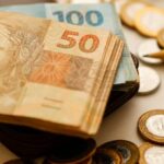 Isenção do Imposto de Renda eleva salários a partir desta semana Com isenção do Imposto de Renda, salários virão mais altos a partir desta semana