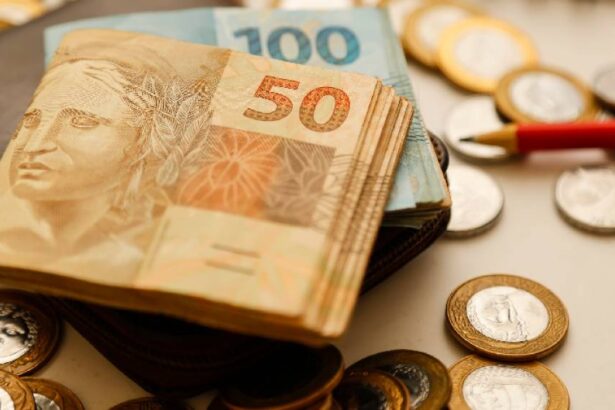 Com isenção do Imposto de Renda, salários virão mais altos a partir desta semana