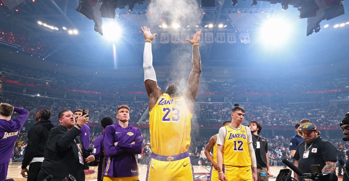 Nets e Lakers se enfrentam em casa com LeBron e Luka Nets vs. Lakers preview: Back home to meet up with LeBron and Luka