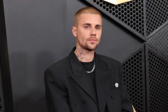 Justin Bieber performs in underwear, Trevor Noah slams Nicki Minaj and Trump at Grammys