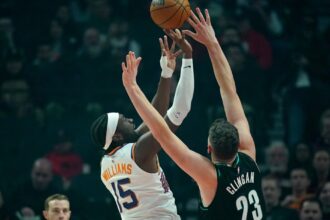 Game Preview: Suns battle Blazers in late-night duel