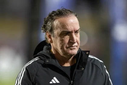 Campeão brasileiro pelo Santos, ex-Atlético ‘pede’ Cuca no lugar de Vojvoda